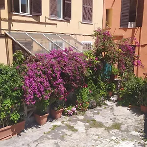 Appartamento Elegante Open Space Con Vasca Idromassaggio A Trastevere, Roma